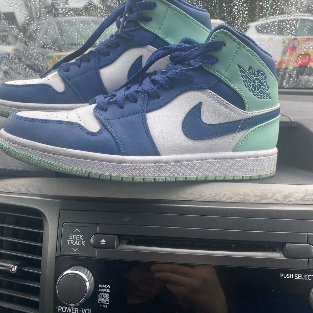 Nike Air Jordan 1 Mid Mystic Navy Mint Foam White  Men’s Size 8 Sea Foam